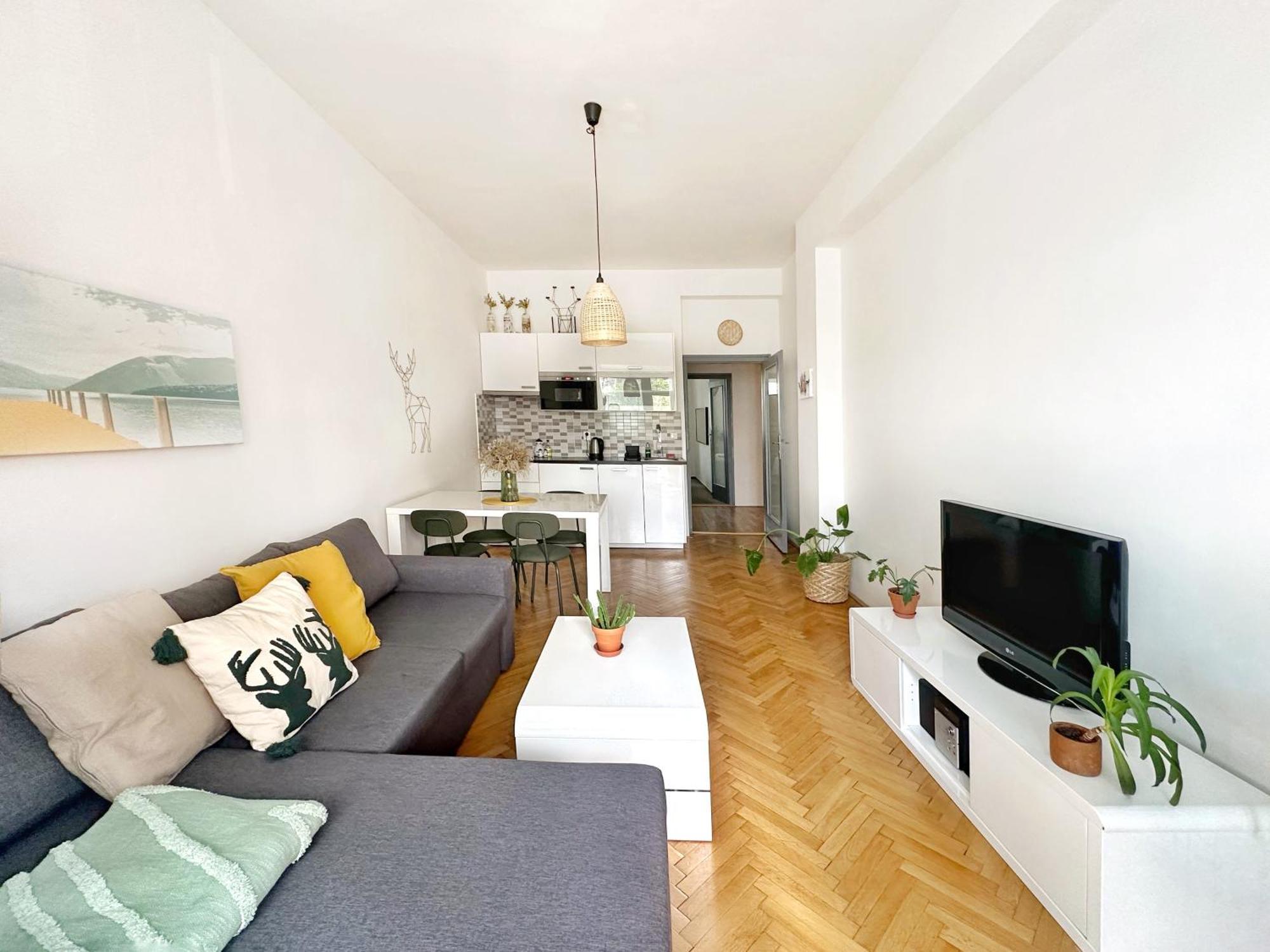 Апартаменти Bright And With A Balcony